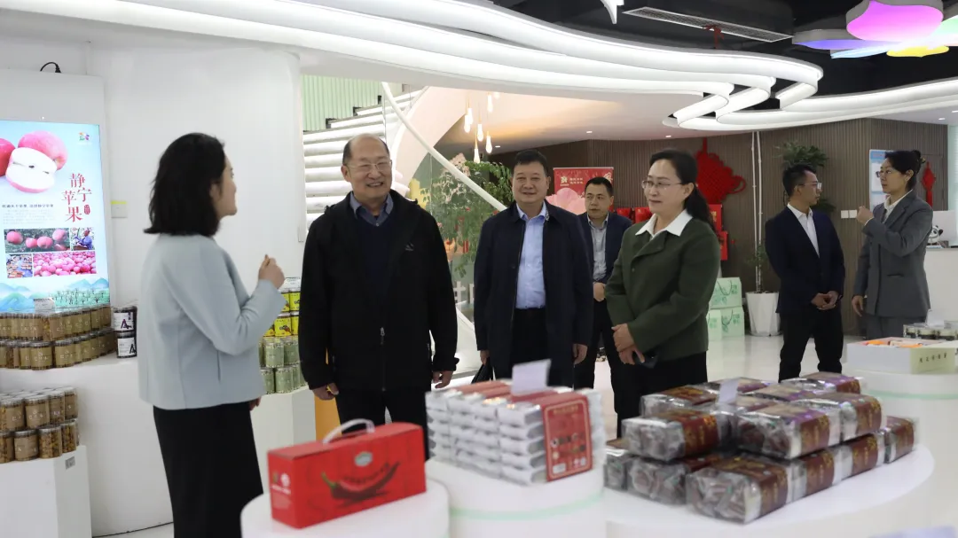 省政府国资委调研组到甘肃农垦甘味品牌中心调研指导