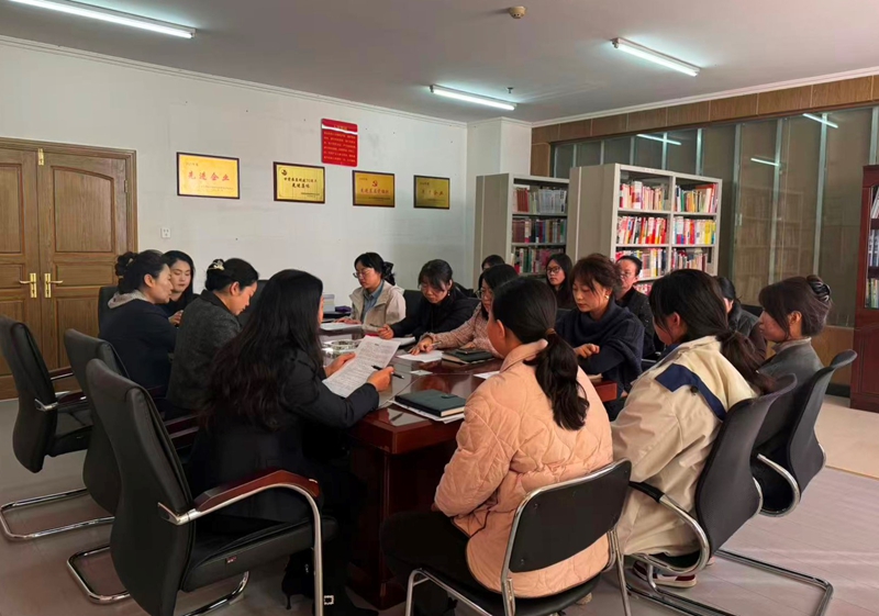 甘肃农垦药材公司工会组织开展“玫瑰书香”女职工阅读活动
